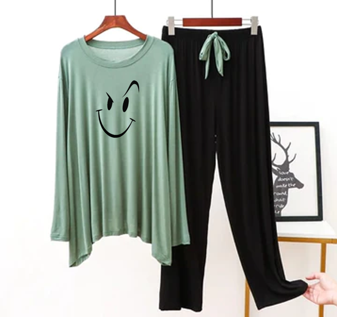 Helnay Smiley Face T-Shirt with Black Pajama